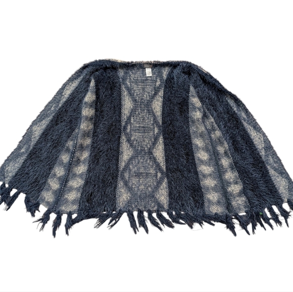 Code Women's Sleeveless Cardigan - Picture 6 of 9